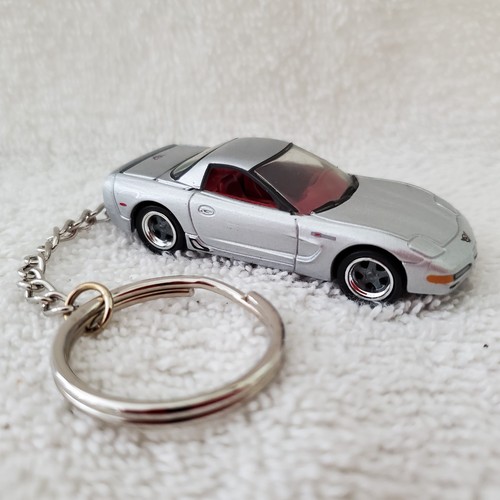 Keychain 2002 chevy corvette - keychain,