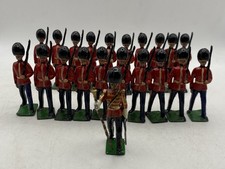 Britains lead soldiers Guards marching set 21 figures with officer