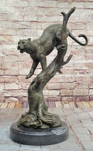 Large african mountain lion - large,