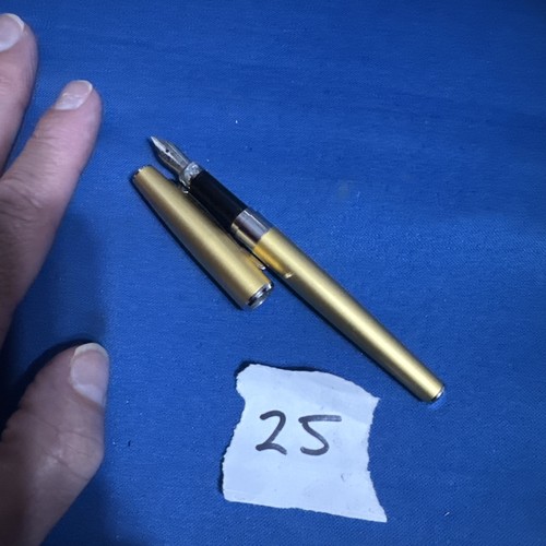 Vintage gold tone fountain pen - vintage,