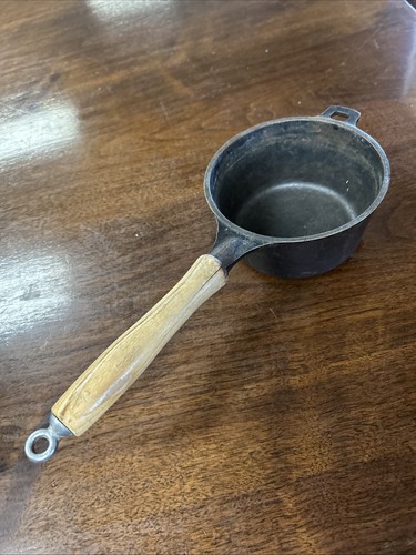Vintage quart cast iron - qt,
