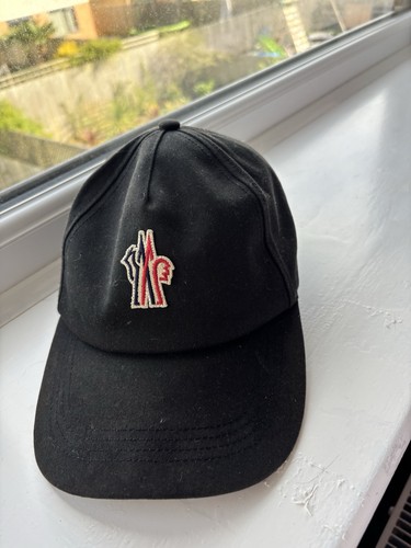 Authentic moncler logo - g,