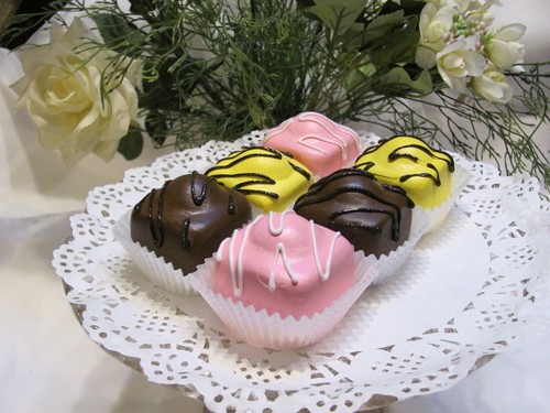 Fake cakes food artificial - cakes,