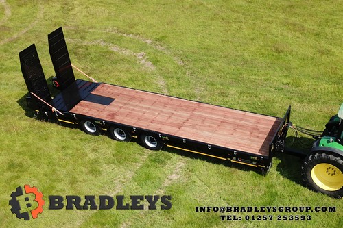 Bradleys tri axle low - bradleys, loader