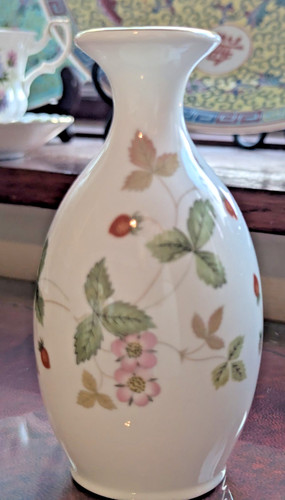 Wedgwood wild strawberry - wedgwood,