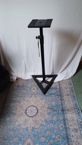 Studio monitor speaker - monitor, stands