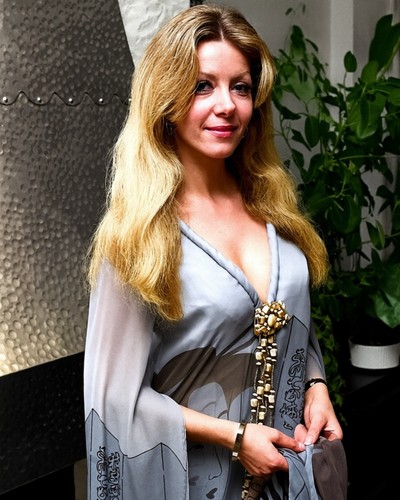 Ingrid pitt colour - pitt, 10"