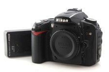 Nikon D90 - 12.3MP APS-C DSLR