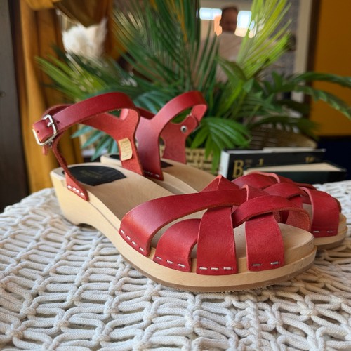 Swedish hasbeens krillan red - hasbeens,