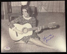 Linda Ronstadt Signed 8x10