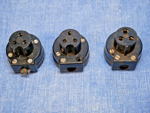 Bulgin plugs angled - plugs,