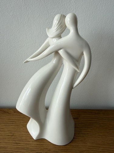 Circle love figurine kim - love,