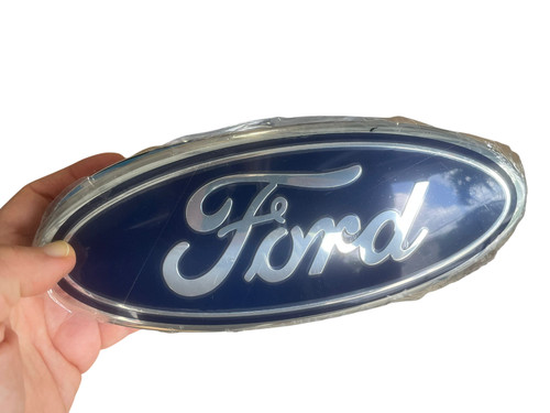 Grille emblem rear tailgate - rear,