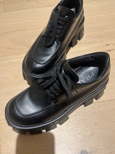 Prada black leather shoes - black,
