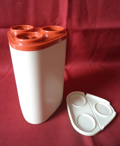 Vintage tupperware triangle - vintage,