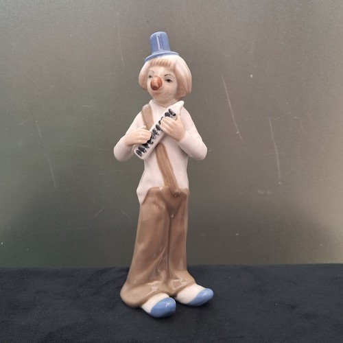 Porcelain casades figurine - figurine, of