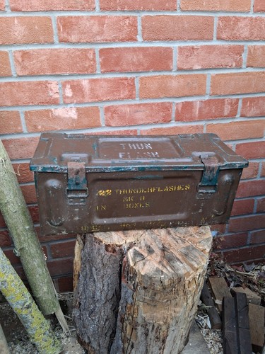 1977 british army ammo - british, box