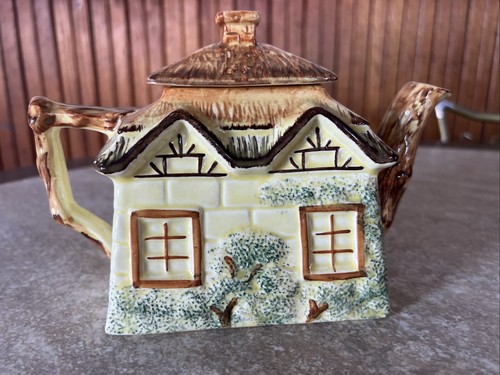 Vintage keele street pottery - keele,