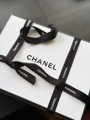 Authentic chanel empty - chanel, gift