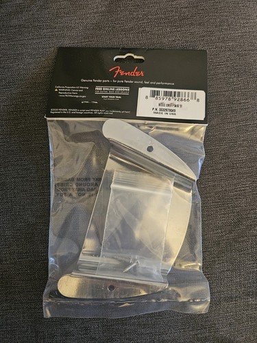 Fender bass bridge cover - p,