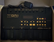 Roland GR-1 Guitar Synthesizer