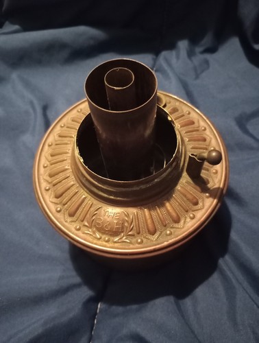 Antique brass oil font - b&h, 5"