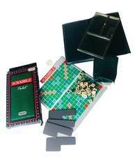 Board Game Scrabble Pocket Spears Games Miniature Magnetic Vintage ra