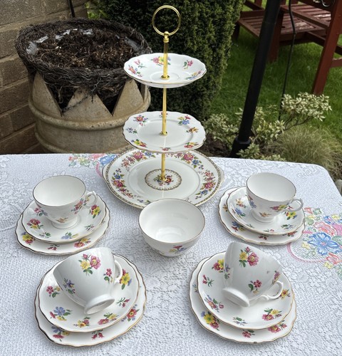 Pretty vintage royal vale - vintage, bone