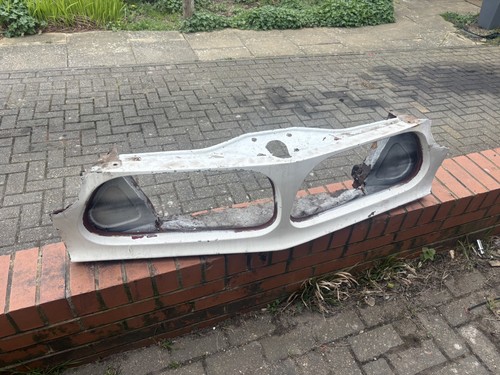 Volvo amazon metal - amazon, grill