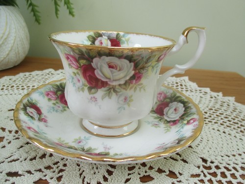 Very pretty royal - , cup