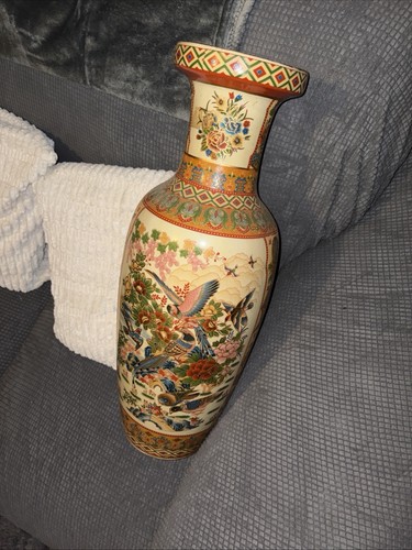 Vintage hand painted satsuma - hand,
