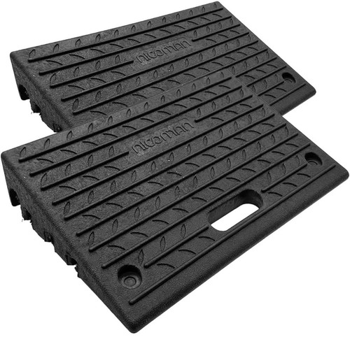 Portable kerb door - door, ramps