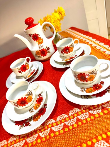 Bright retro 1970 flower - retro, 1970's