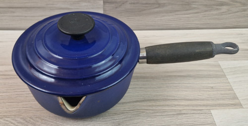 Creuset blue cast iron - le,