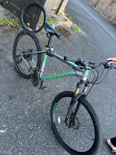Carrera hustle mountain bike - carrera,