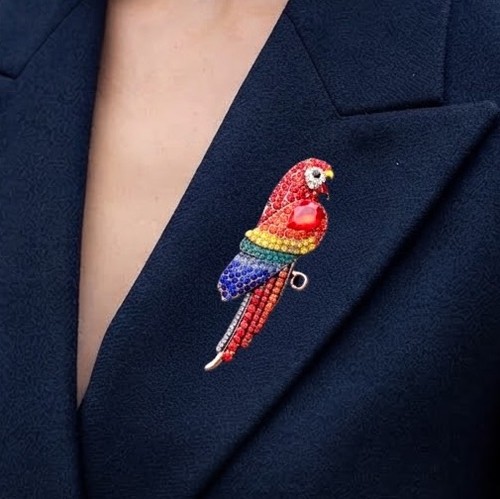 Luxurious parrot macaw - luxurious,