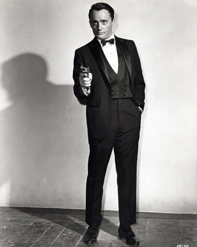 Robert vaughn full body - full,