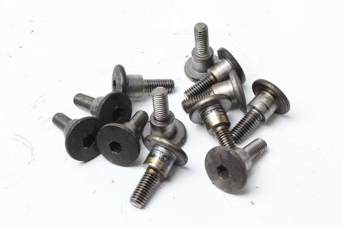 Cylinder head bolts - head,