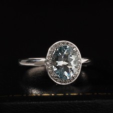 Modern 9ct White Gold Natural