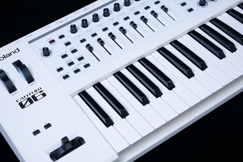 Roland fantom limited - roland,