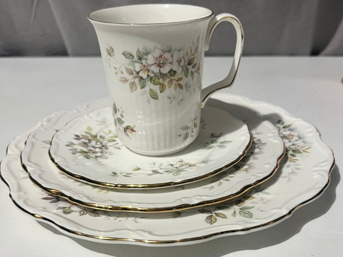 Royal albert haworth dinner - albert,