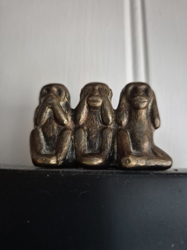 Vintage small brass monkeys - brass,
