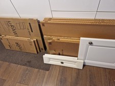 Magnet kitchen cabinet doors and drawers in white 