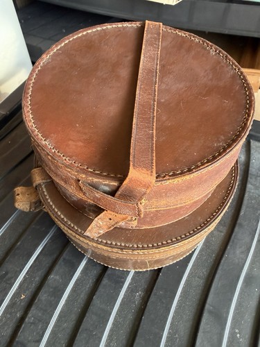 Vintage leather collar box - leather,