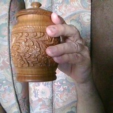 UNUSUAL WOODEN HAND CARVED