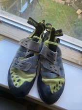 La Sportiva Tarantula Climbing