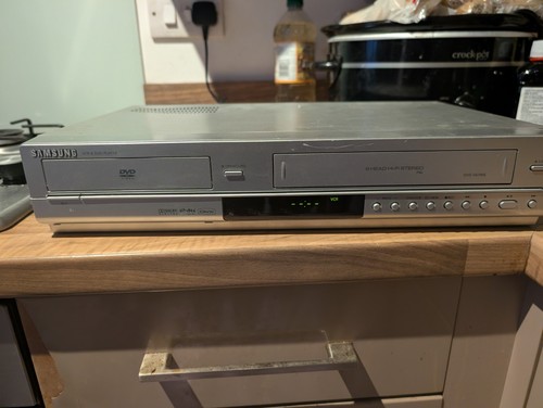 Samsung dvd v6700s - dvd-v6700s, combo