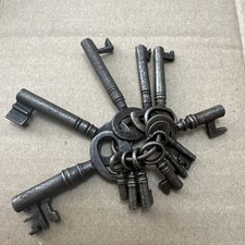 12 Keys Cast Iron Skeleton