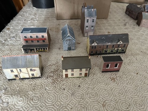 Gauge model houses and - model,