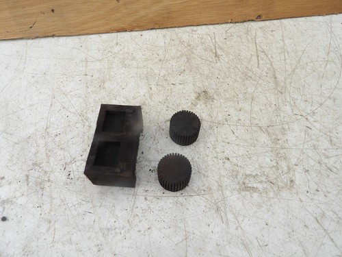 Suzuki 400 tank rubbers - gn,